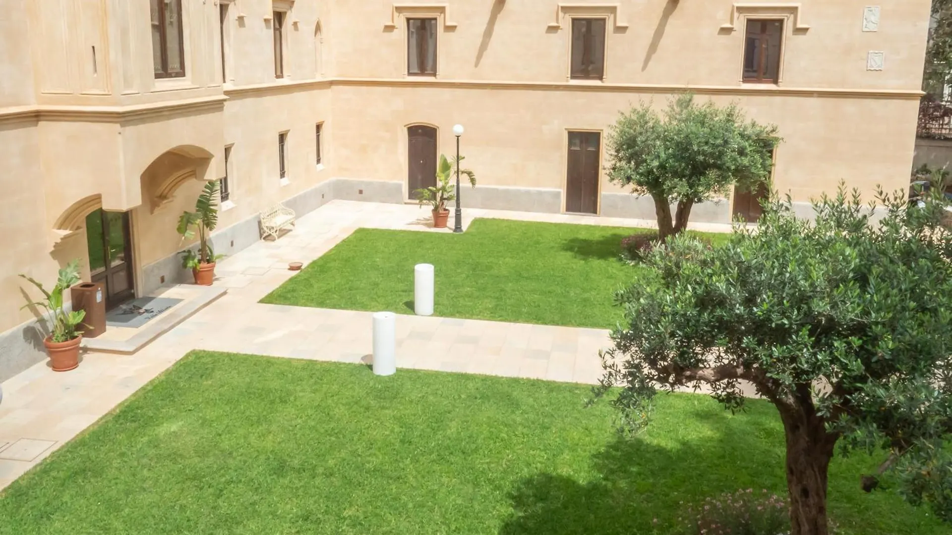 Villa Alliata Di Pietratagliata Palermo